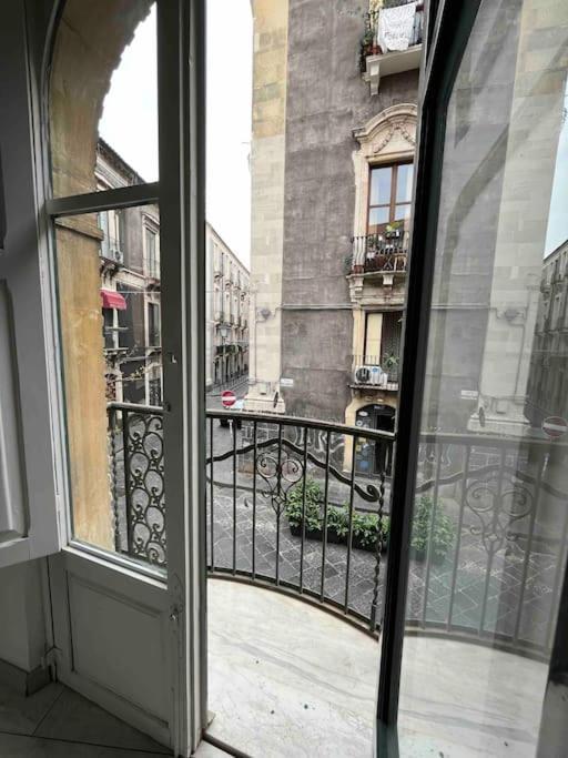 Al Palazzetto * Aeroporto di Catania Fontana Rossa
